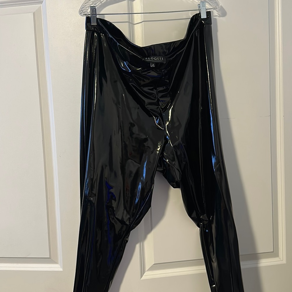ELOQUII LATEX LEGGING SIZE 24W